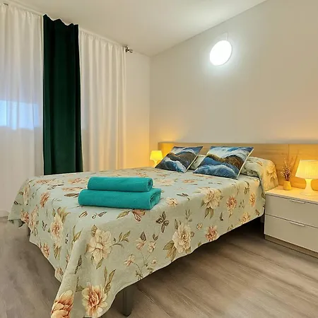 Apartment Cozy Flat With Wifi And Pool 5 Min To