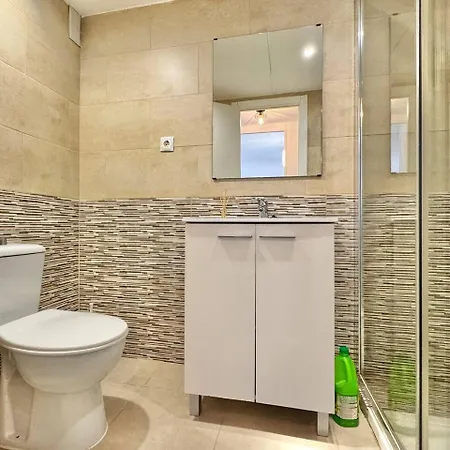 Cozy Flat With Wifi And Pool 5 Min To