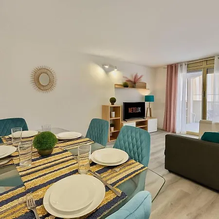 Апартаменты Cozy Flat With Wifi And Pool 5 Min To